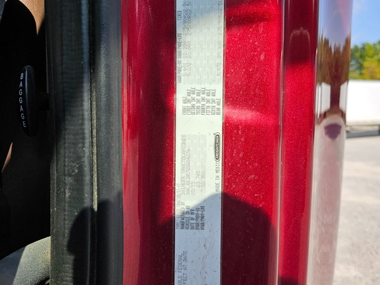 2016-freightliner-cascadia-125-image-54