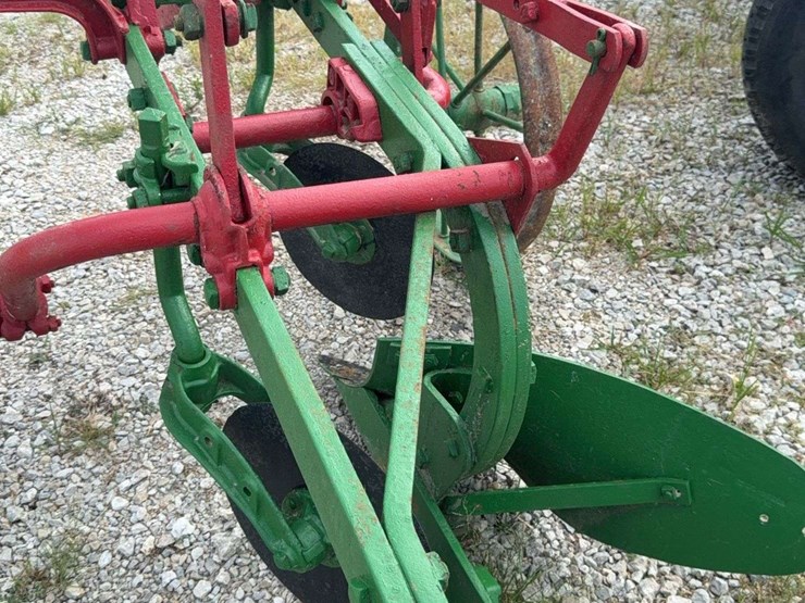 oliver-two-bottom-plow-image-20