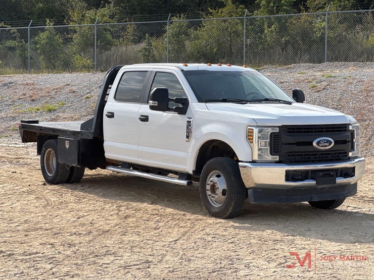 2018-ford-f350-xl-image-1