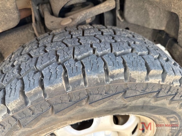 2016-ford-f150-xl-image-11
