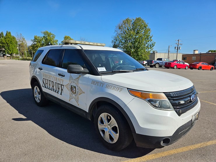 2014-ford-explorer-image-17