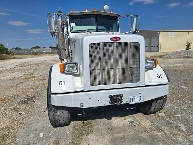 2014-peterbilt-365-image-50