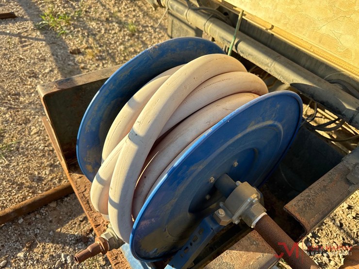 2014-caterpillar-12-image-12