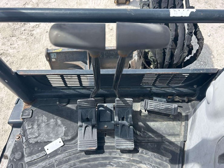 2017-deere-30g-image-14