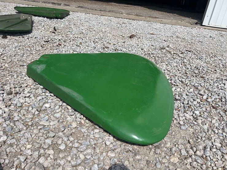 john-deere-clamshell-fenders-image-5
