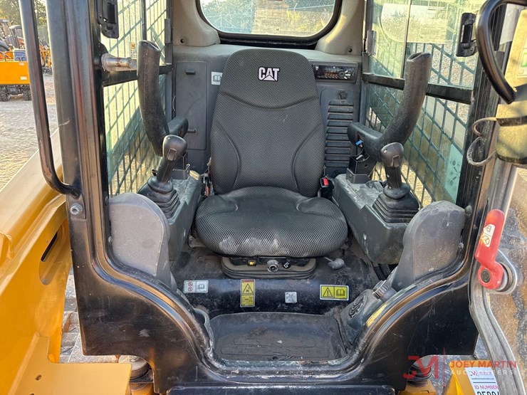 2021-caterpillar-259d3-image-17