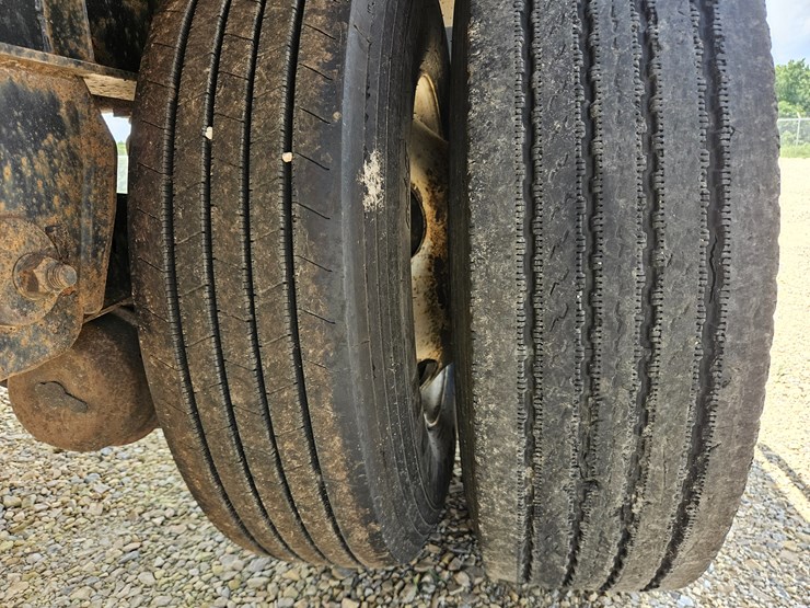 2011-great-dane-flatbed-image-36