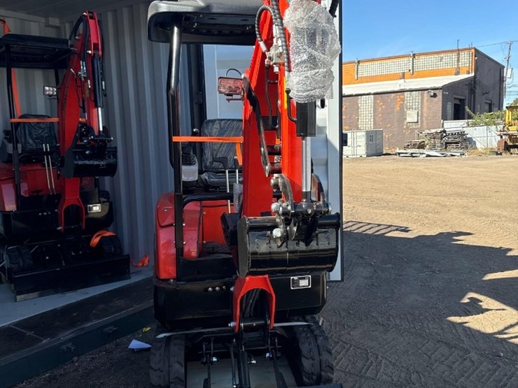 new-tpm-industrial-co-mini-excavator-model-tpm-16-image-3