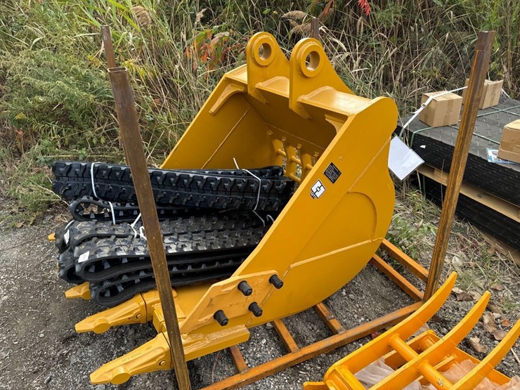 caterpillar-320-image-4