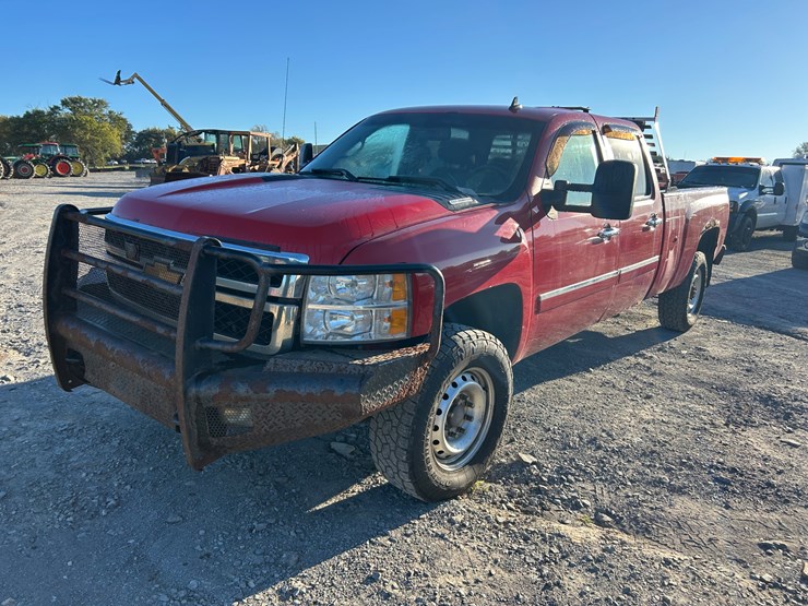 2013-chevrolet-2500-image-2
