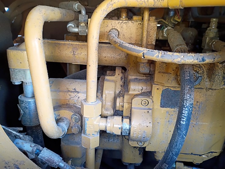 2002-caterpillar-953c-image-29