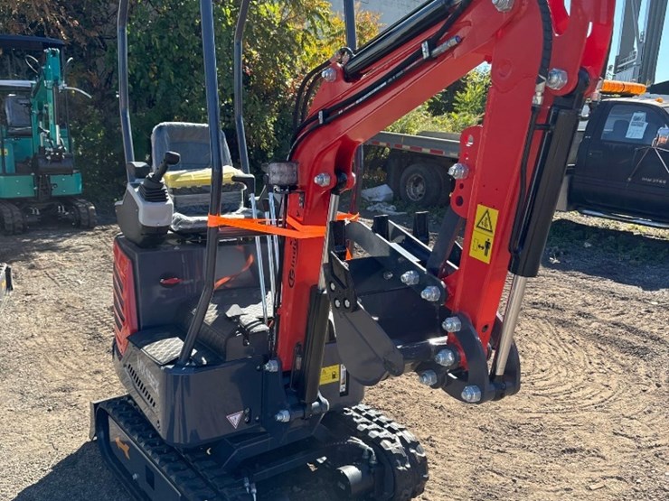 new-cfg-industrial-co-mini-excavator-model-mx15rx-image-3