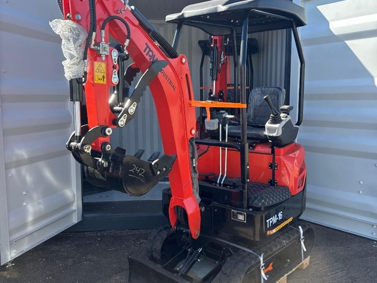 new-tpm-industrial-co-mini-excavator-model-tpm-16-image-2