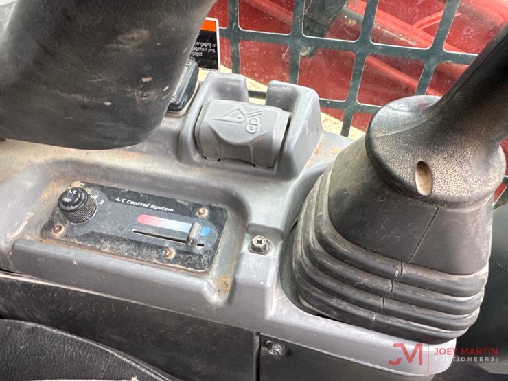 2019-kubota-svl95-2s-image-18