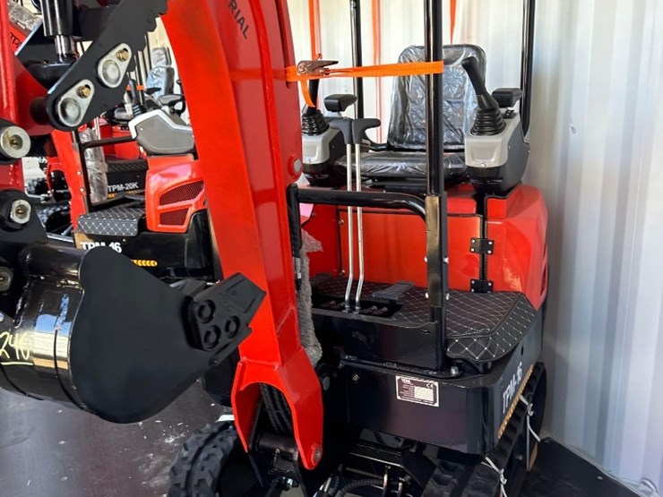 new-tpm-industrial-co-mini-excavator-model-tpm-16-image-8