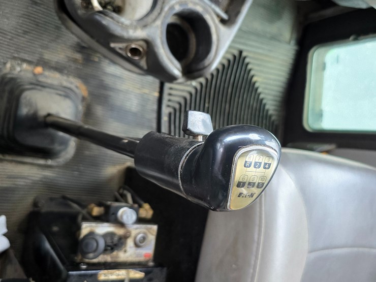 2016-kenworth-t370-image-142