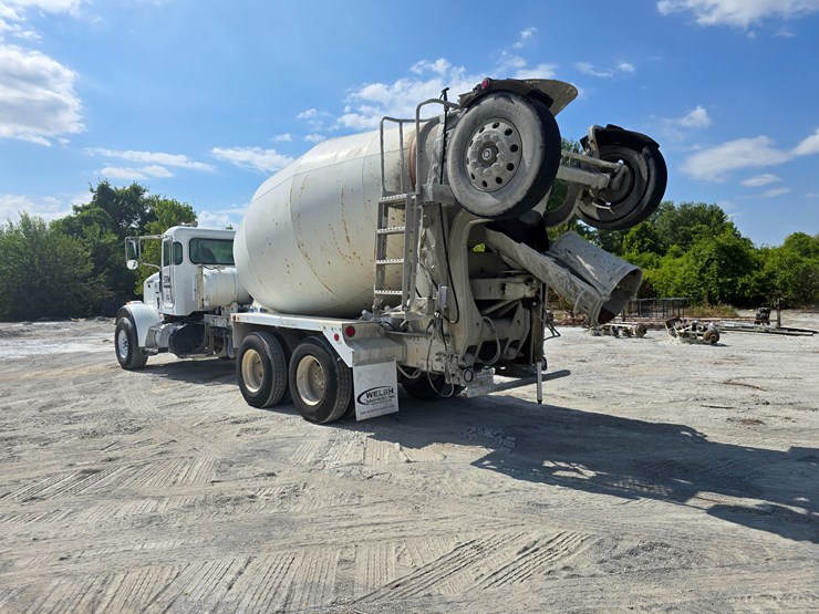 2014-peterbilt-365-image-18