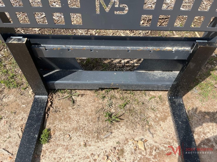 (new)-m5-48"-pallet-forks-&-frame-image-4
