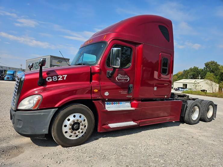 2016-freightliner-cascadia-125-image-3