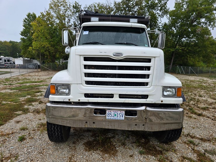 1999-sterling-l9511-image-38