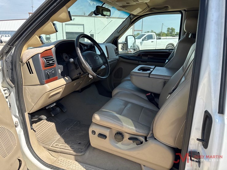 2007-ford-f-250-lariat-pickup-truck-image-14