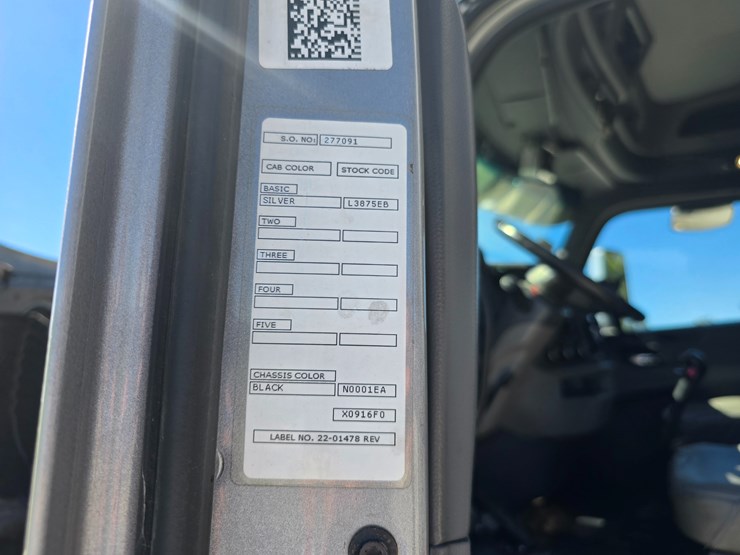 2015-peterbilt-579-image-67