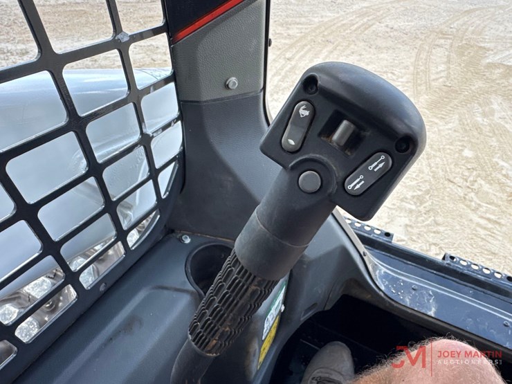 2020-bobcat-s76-image-24