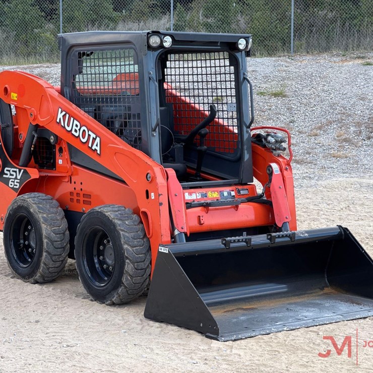 2016 KUBOTA SSV65