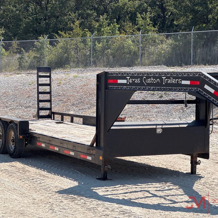 2018 CUSTOM TRAILER