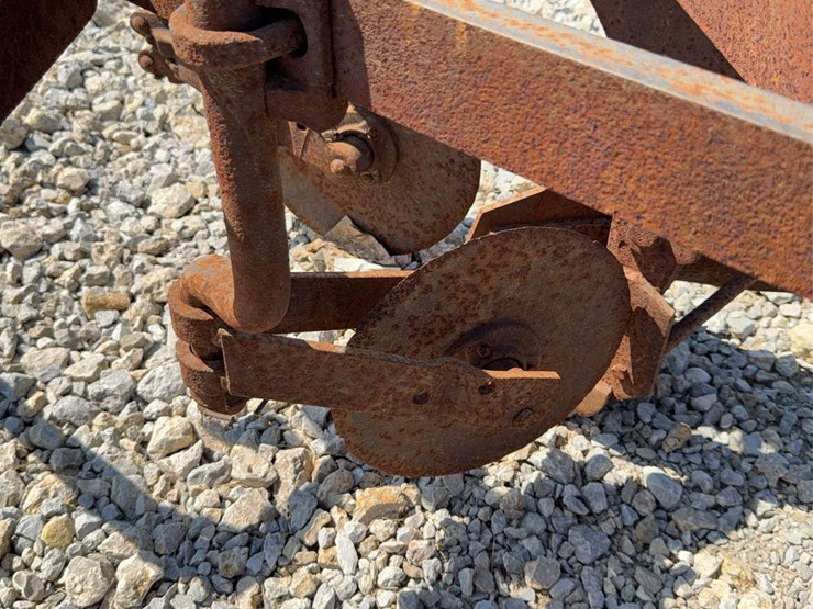 3-bottom-fast-hitch-plow-image-18