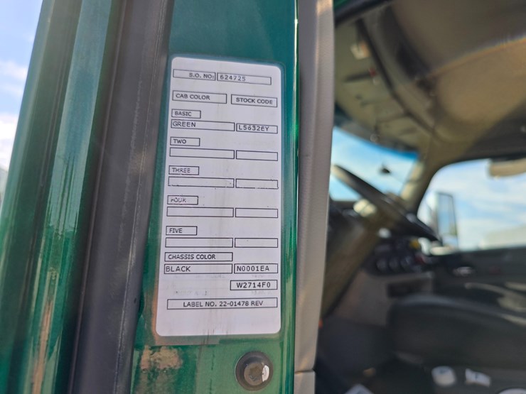 2019-peterbilt-567-image-74