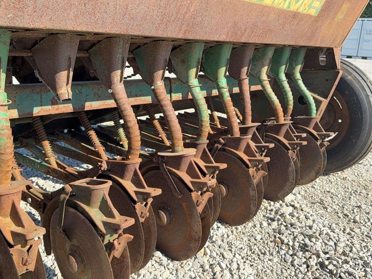 oliver-superior-grain-drill-image-38