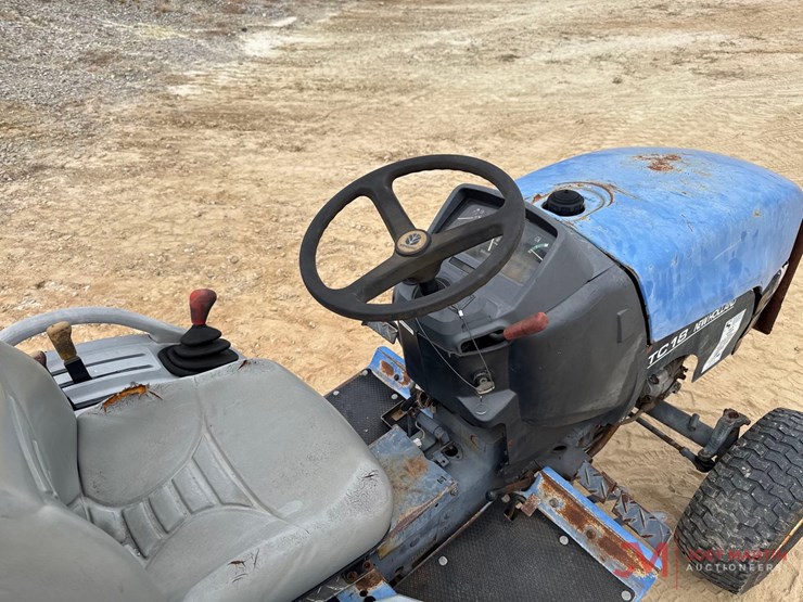 new-holland-tc18-image-10