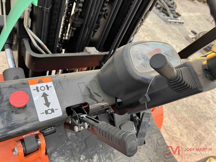 new/unused-e-picker-model-efl30-189-electric-forklift-image-15