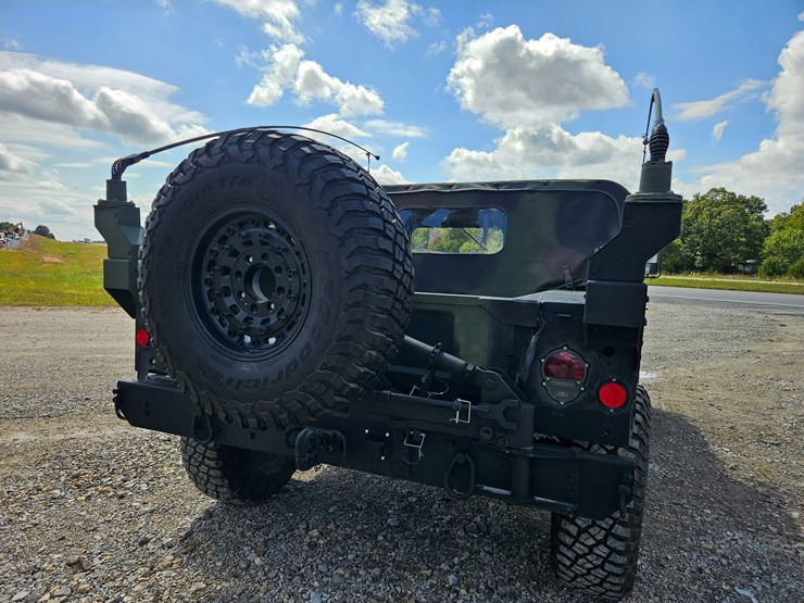 1989-am-general-m998-image-12