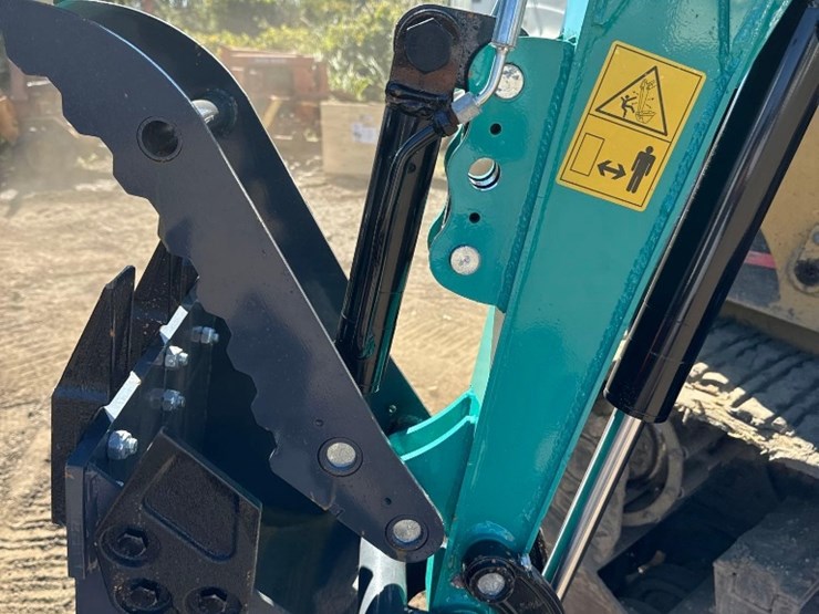 new-cfg-industrial-co-mini-excavator-model-qk16r-image-6