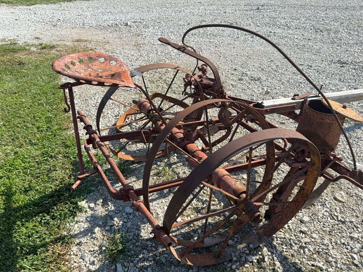 horse-drawn-planter-image-14