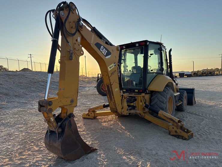 2018-caterpillar-420f2-it-image-3