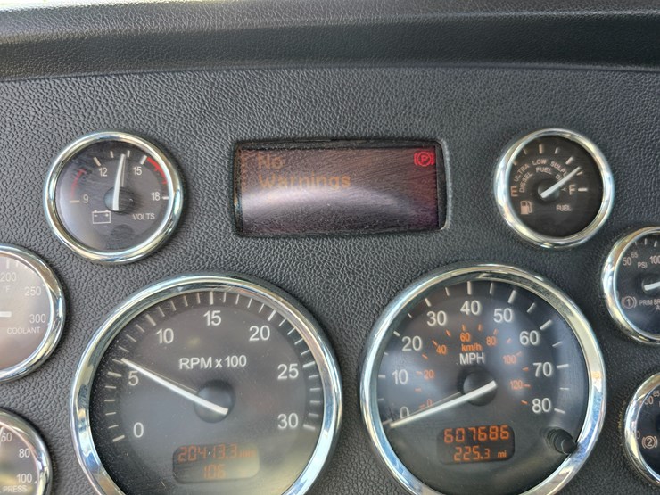 2014-peterbilt-388-image-119