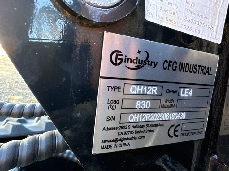 new-cfg-industrial-co-mini-excavator-model-qh12r-image-6