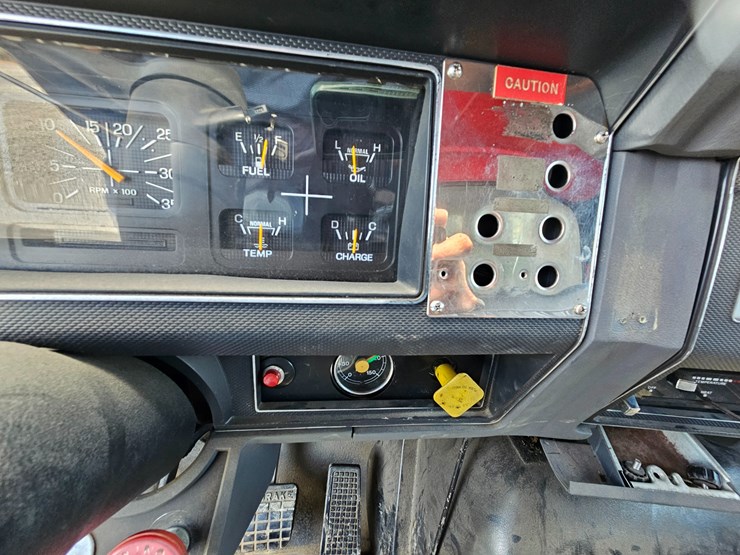 1993-ford-f800-image-49