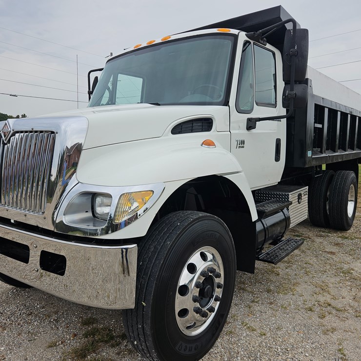 2006 INTERNATIONAL 7300