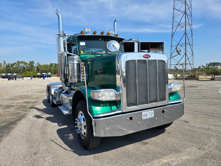 2014-peterbilt-388-image-53