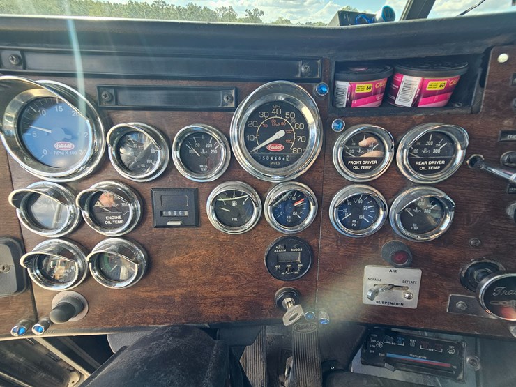 1989-peterbilt-379-image-81