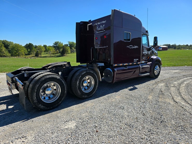 2015-peterbilt-579-image-25