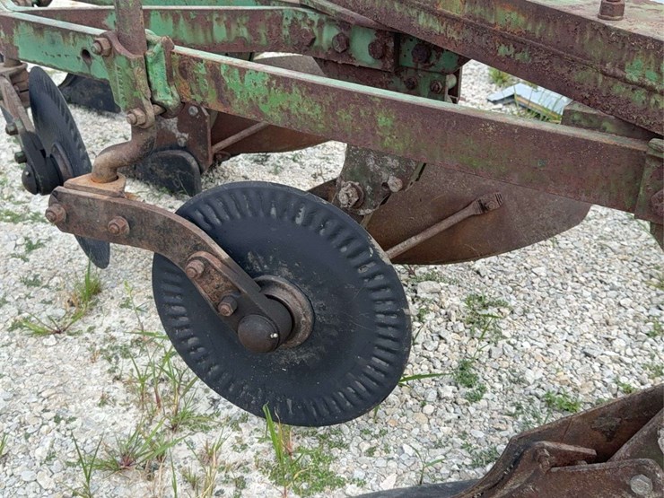 john-deere-4-bottom-plow-image-12