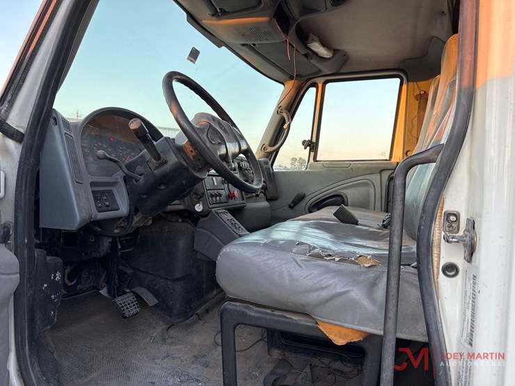2006-international-durastar-4300-image-24