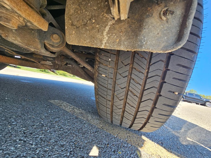 2017-ford-explorer-image-65