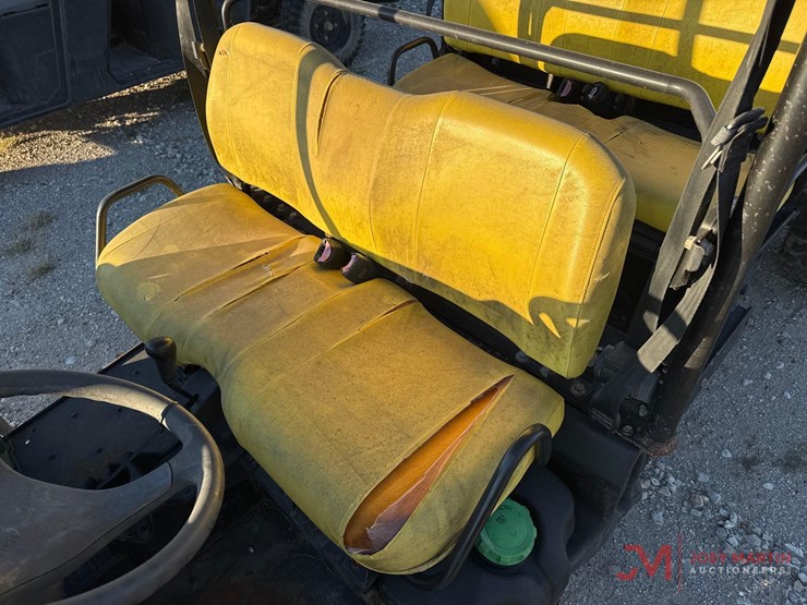 2021-john-deere-gator-image-6