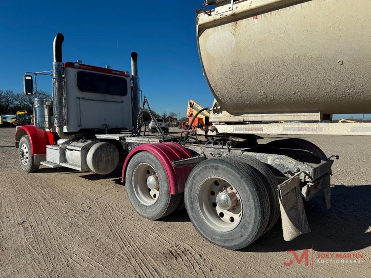 2016-peterbilt-389-image-3